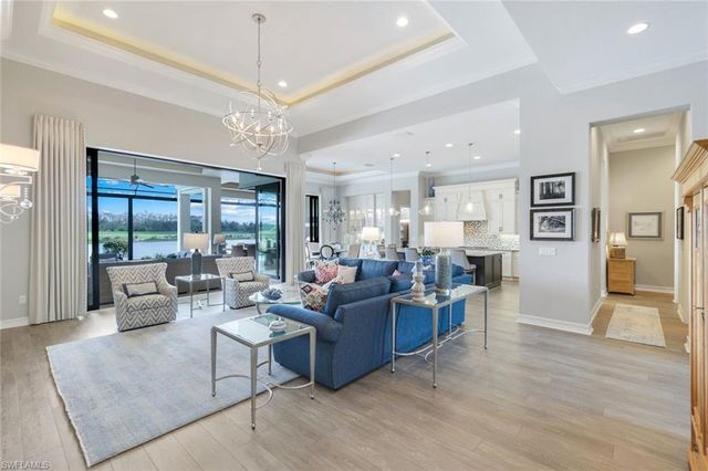 8998 Arrezo CT, Naples, FL 34119