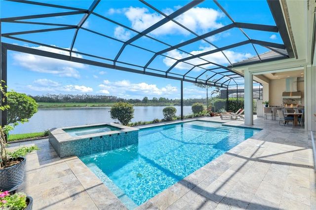 8998 Arrezo CT, Naples, FL 34119