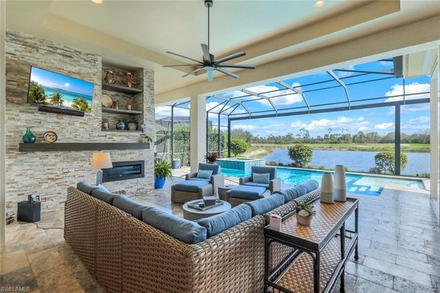 8998 Arrezo CT, Naples, FL 34119