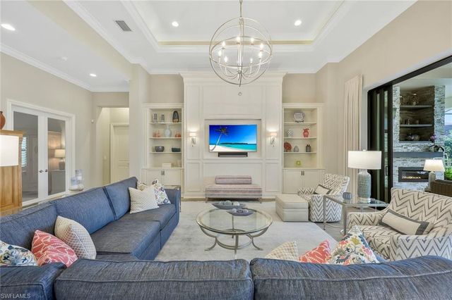 8998 Arrezo CT, Naples, FL 34119