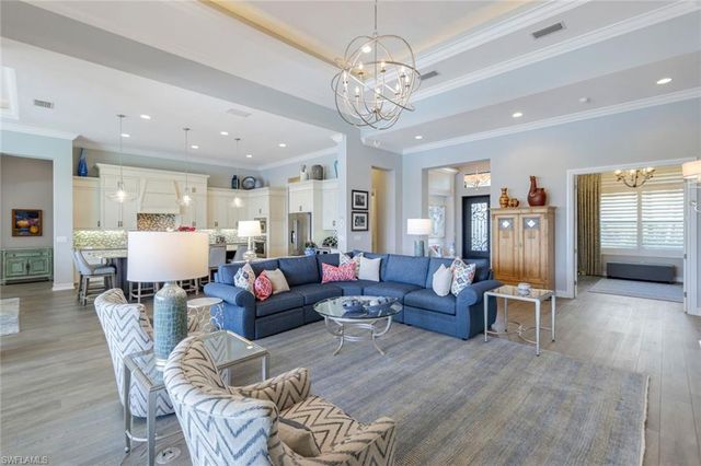 8998 Arrezo CT, Naples, FL 34119