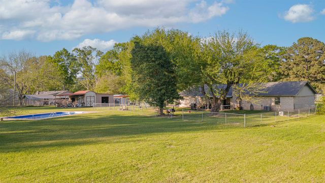 1129 Garden Dr, Longview, TX 75603
