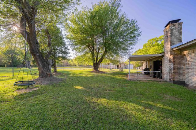 1129 Garden Dr, Longview, TX 75603