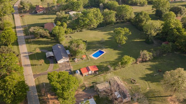 1129 Garden Dr, Longview, TX 75603