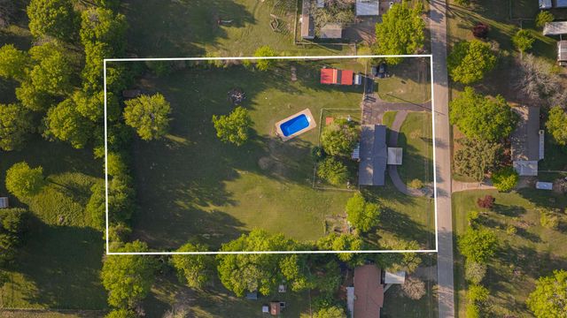 1129 Garden Dr, Longview, TX 75603