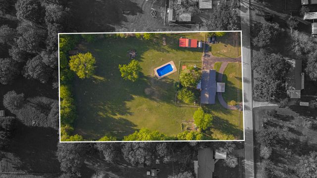 1129 Garden Dr, Longview, TX 75603