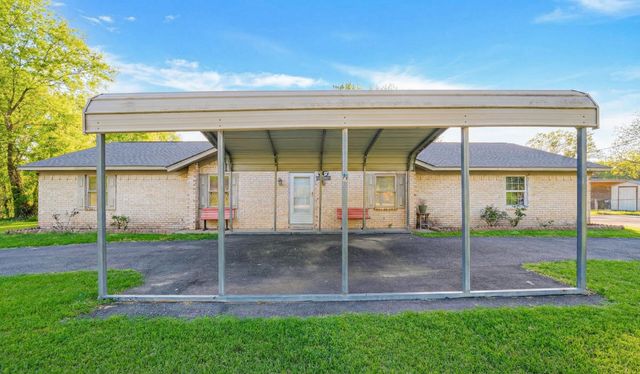 1129 Garden Dr, Longview, TX 75603