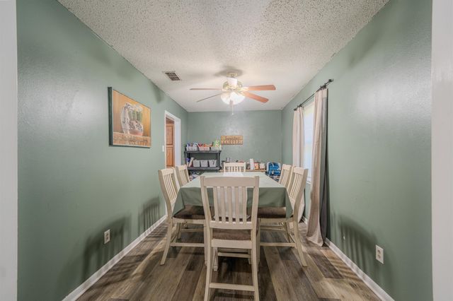 1129 Garden Dr, Longview, TX 75603