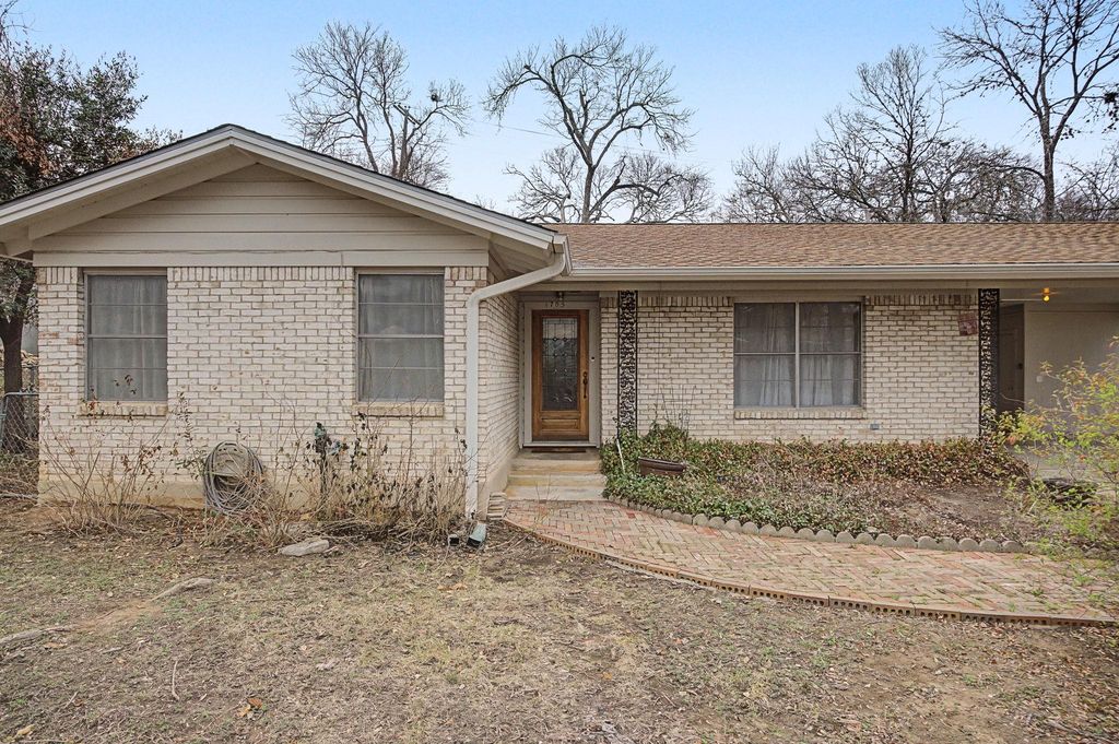 1705 Elmhurst DR, Austin, TX 78741