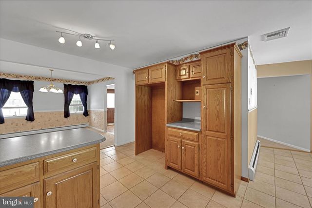 19 FOX HOLLOW RD, Pottsville, PA 17901