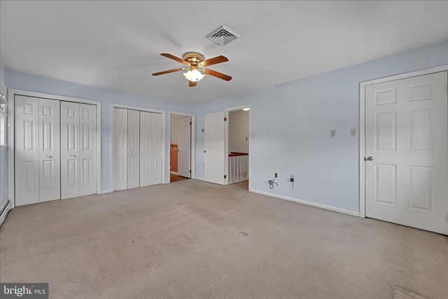 19 FOX HOLLOW RD, Pottsville, PA 17901