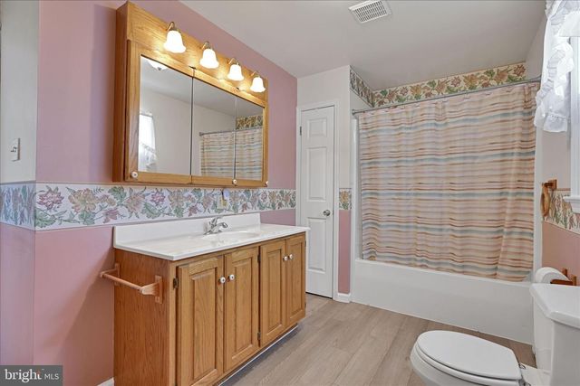 19 FOX HOLLOW RD, Pottsville, PA 17901