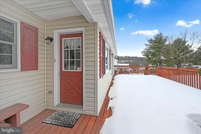 19 FOX HOLLOW RD, Pottsville, PA 17901