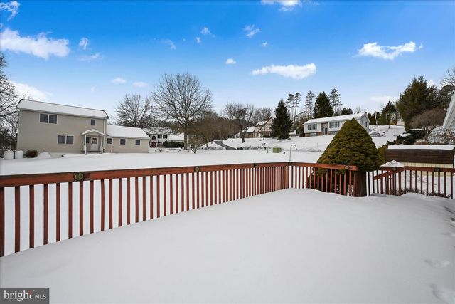 19 FOX HOLLOW RD, Pottsville, PA 17901