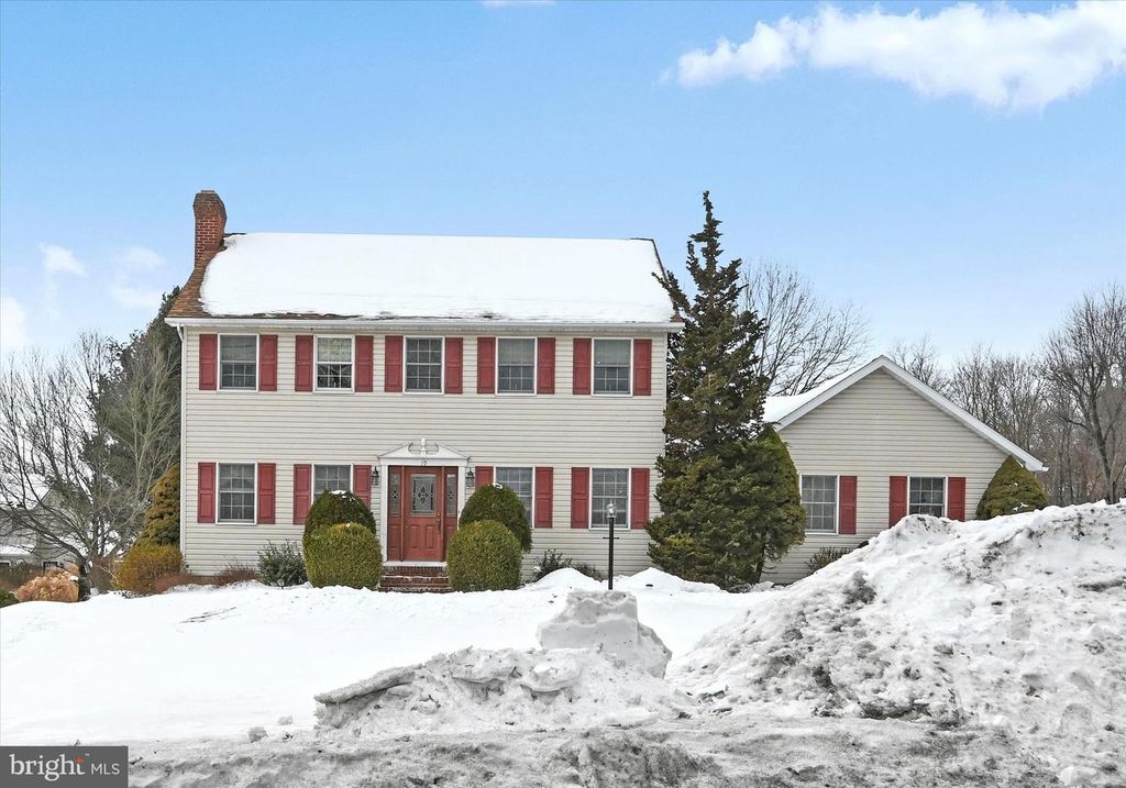 19 FOX HOLLOW RD, Pottsville, PA 17901