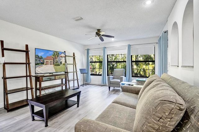 3068 Lucerne Park Drive, Greenacres, FL 33467
