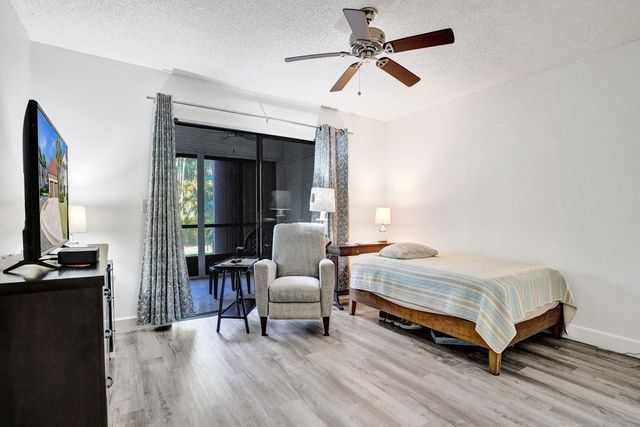 3068 Lucerne Park Drive, Greenacres, FL 33467