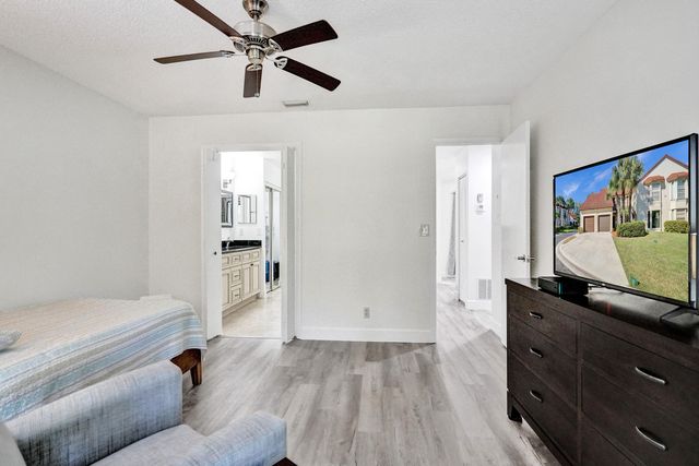 3068 Lucerne Park Drive, Greenacres, FL 33467
