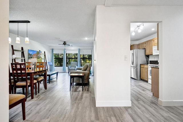 3068 Lucerne Park Drive, Greenacres, FL 33467