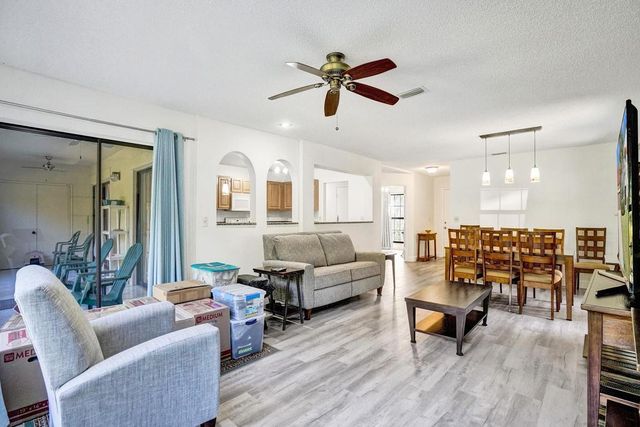 3068 Lucerne Park Drive, Greenacres, FL 33467