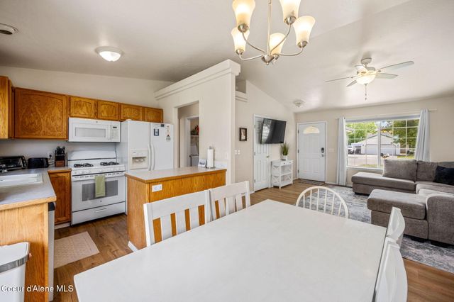 11850 N Stinson LOOP, Hayden, ID 83835
