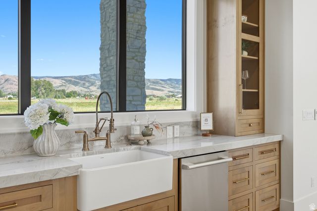 238 S 7900 ST, Huntsville, UT 84317