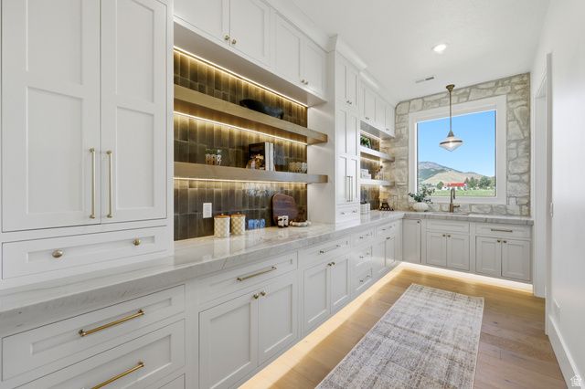 238 S 7900 ST, Huntsville, UT 84317