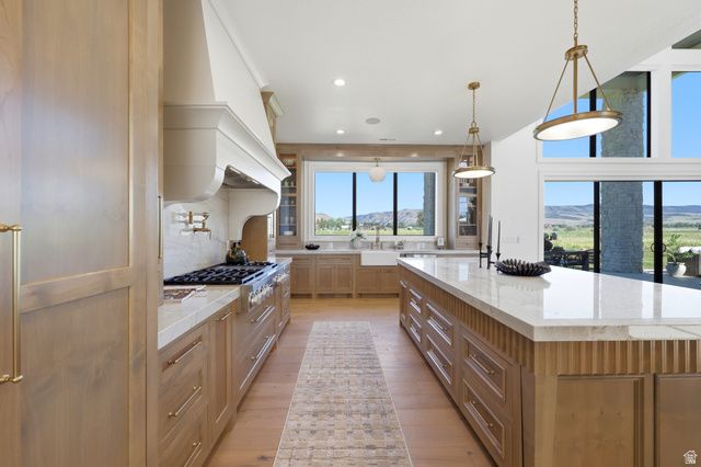 238 S 7900 ST, Huntsville, UT 84317