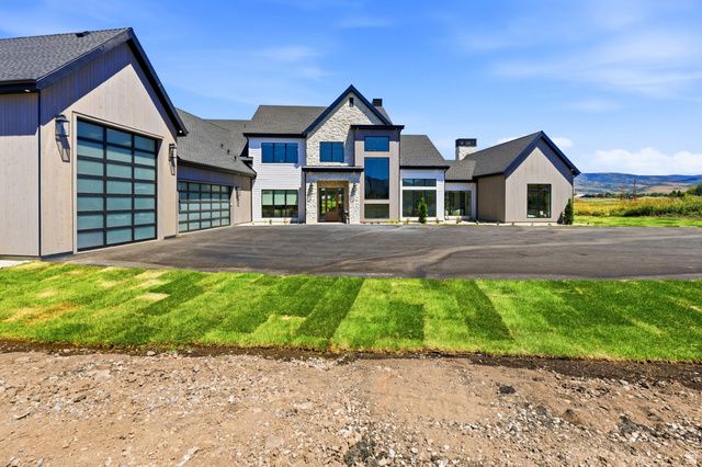 238 S 7900 ST, Huntsville, UT 84317
