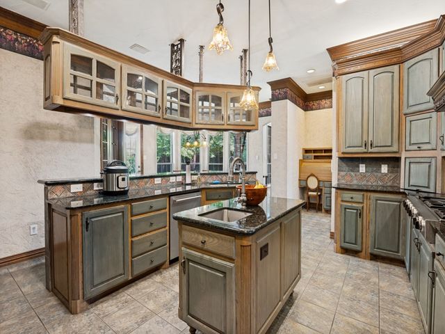 2804 High Point Court, Grapevine, TX 76051