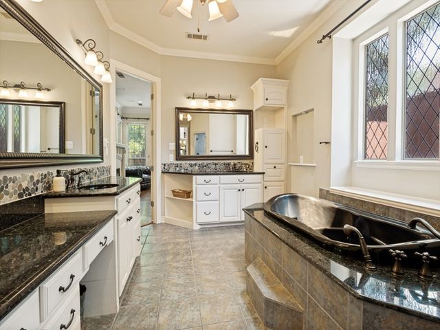 2804 High Point Court, Grapevine, TX 76051