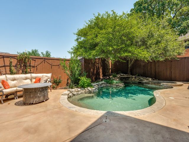 2804 High Point Court, Grapevine, TX 76051