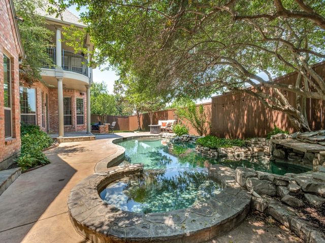 2804 High Point Court, Grapevine, TX 76051