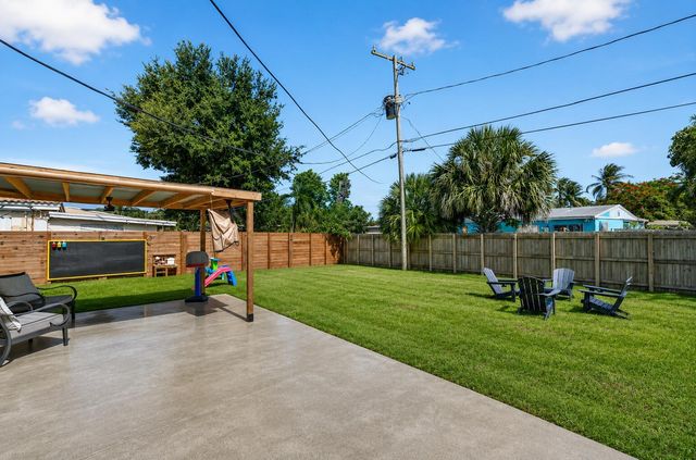 110 NW 56th Street, Oakland Park, FL 33309