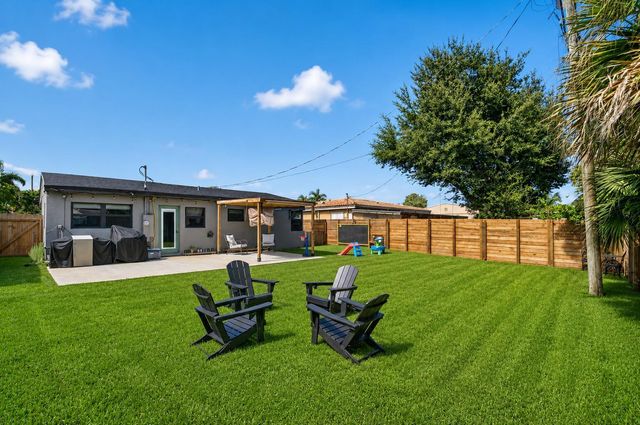 110 NW 56th Street, Oakland Park, FL 33309