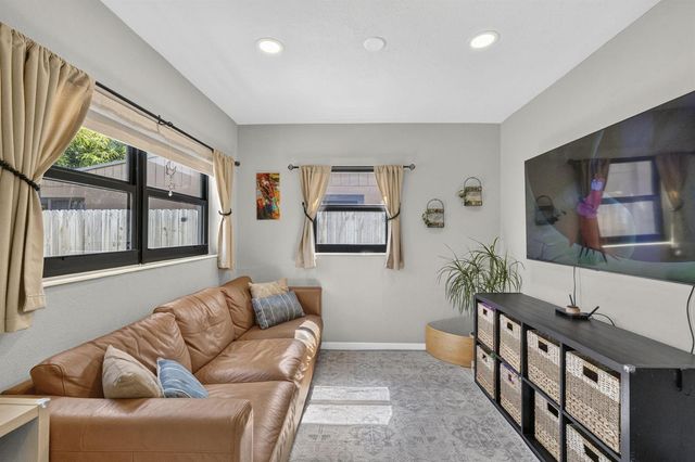 110 NW 56th Street, Oakland Park, FL 33309