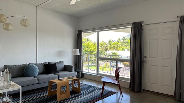 715 NW 30th Court 8, Wilton Manors, FL 33311