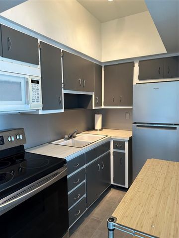 715 NW 30th Court 8, Wilton Manors, FL 33311