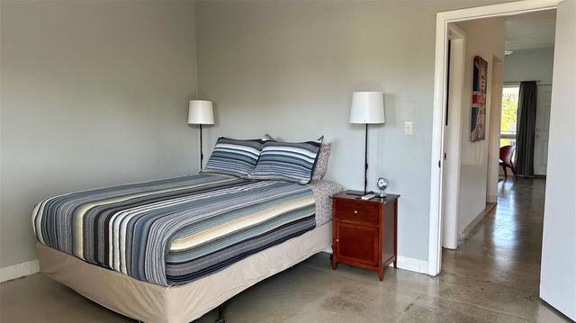 715 NW 30th Court 8, Wilton Manors, FL 33311