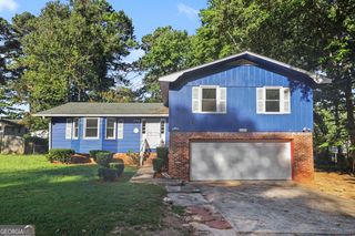 8121 Woodcliff Trail, Riverdale, GA 30274