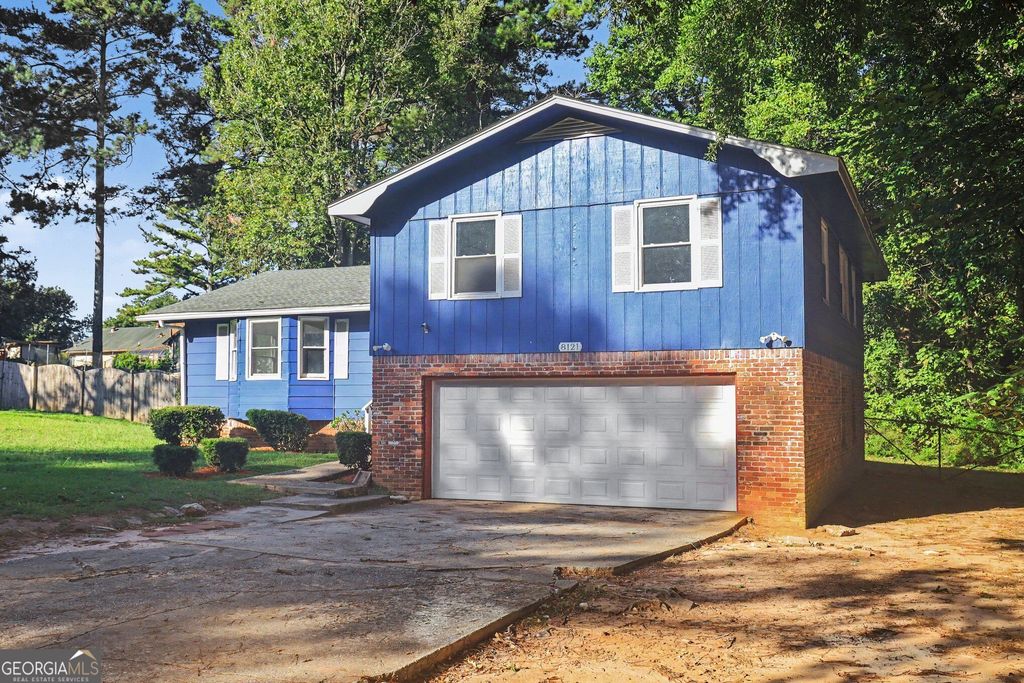 8121 Woodcliff Trail, Riverdale, GA 30274 — photo 2