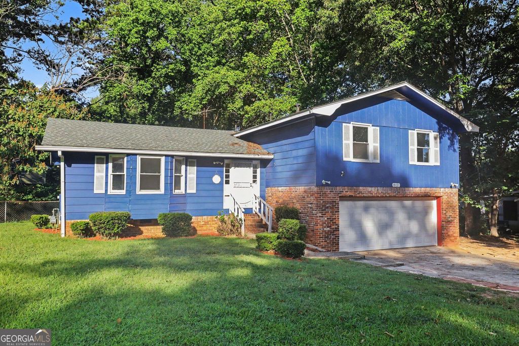 8121 Woodcliff Trail, Riverdale, GA 30274 — photo 3