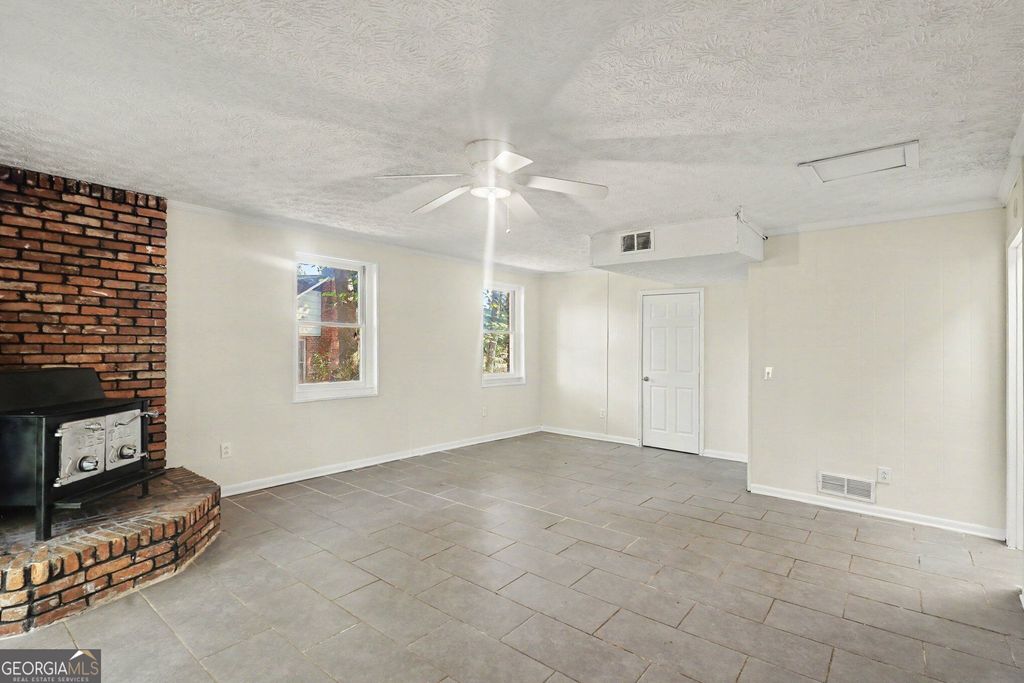 8121 Woodcliff Trail, Riverdale, GA 30274 — photo 4