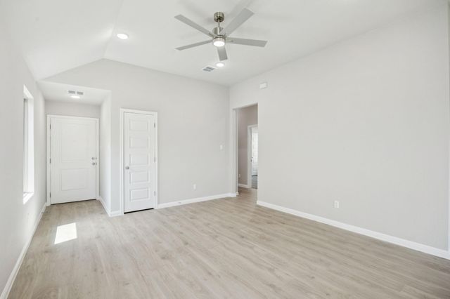 192 Spirit ST, Elgin, TX 78621