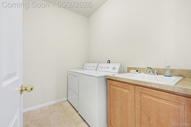 13823 Blue Beech Lane, Shelby Charter Township, MI 48315