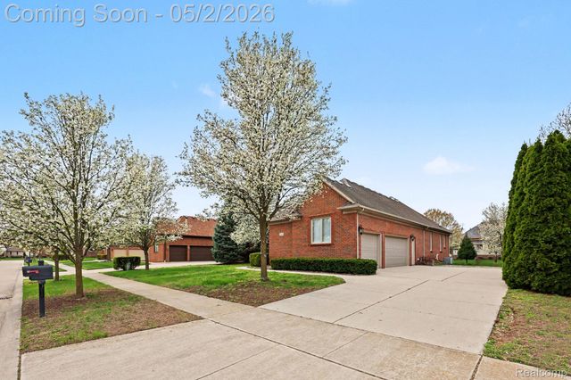 13823 Blue Beech Lane, Shelby Charter Township, MI 48315