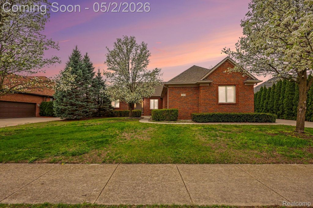 13823 Blue Beech Lane, Shelby Charter Township, MI 48315