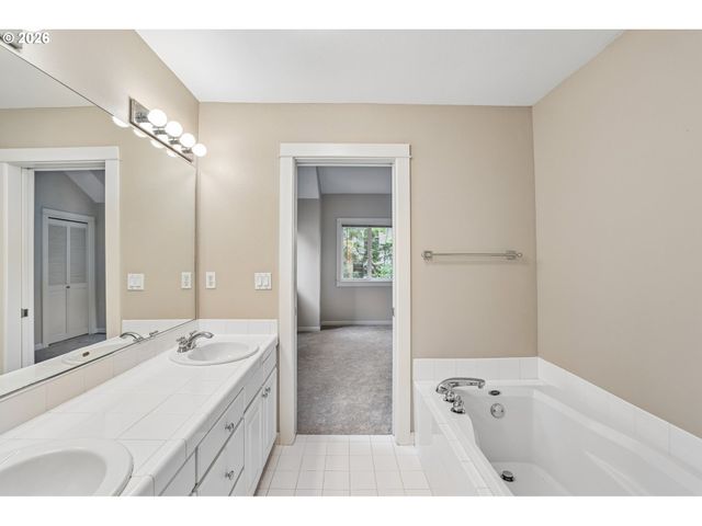 10217 Nw ALDER GROVE Ln, Portland, OR 97229
