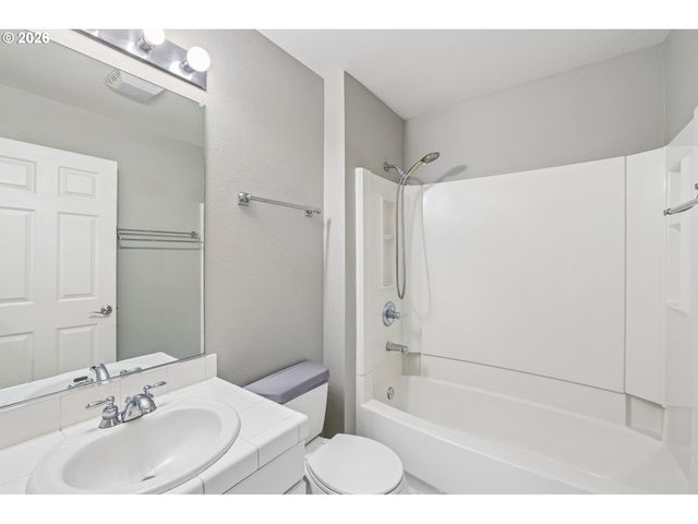 10217 Nw ALDER GROVE Ln, Portland, OR 97229