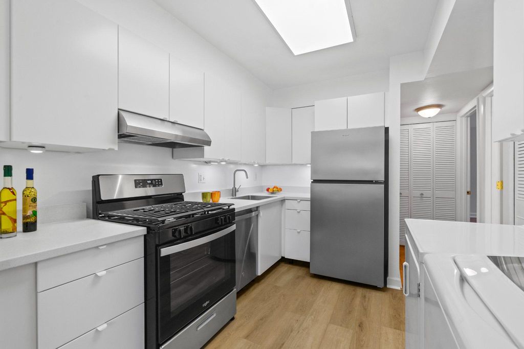 Image 1 of property listing at 9804 GEORGIA AVE #23-302, Silver Spring, MD 20902